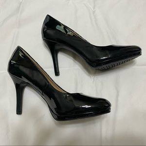 6.5 Shiny Black Merona Pumps